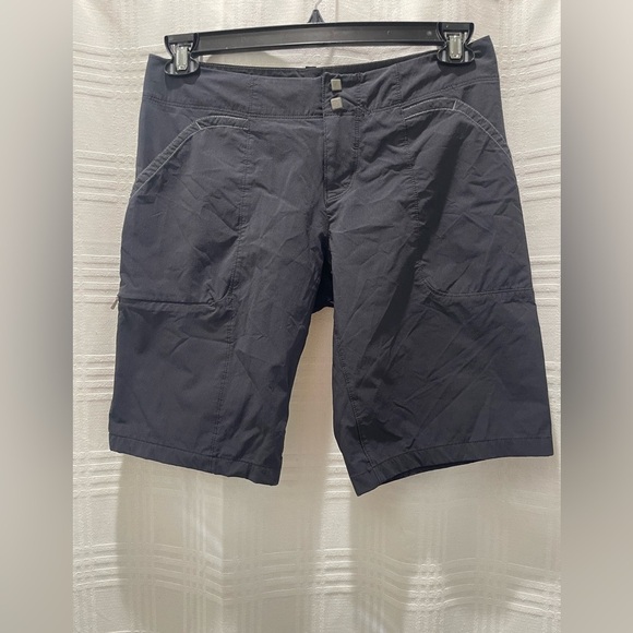 Mountain Hardware black shorts - Picture 1 of 5